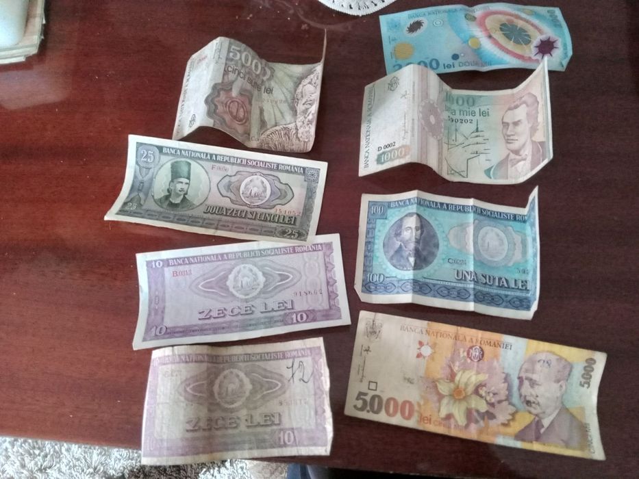 Vând Bacnote  si monede