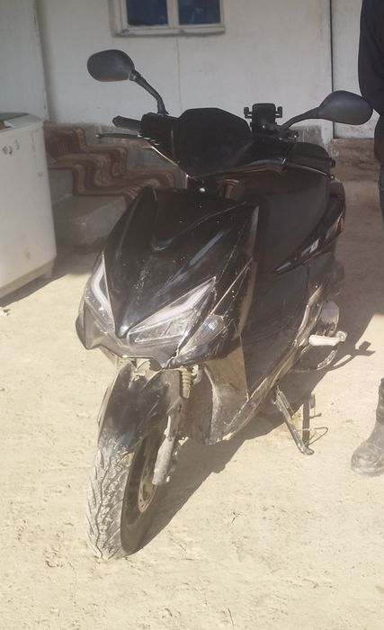 Skuter bezili Qiummotors