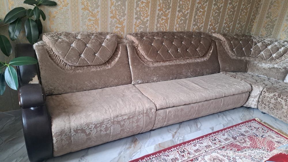 Диван в хорошем состояние