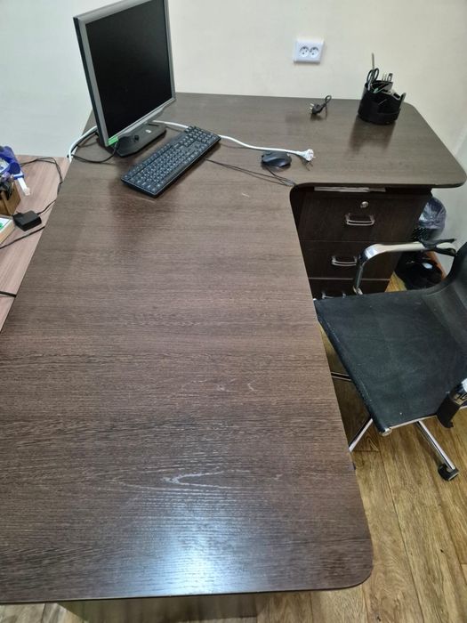 Офисная мебель продается