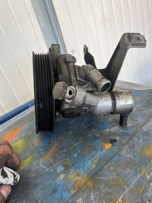 Хидравлична помпа бмв е60 е61 дайнамик с датчик bmw e60 e61 помпа хидр