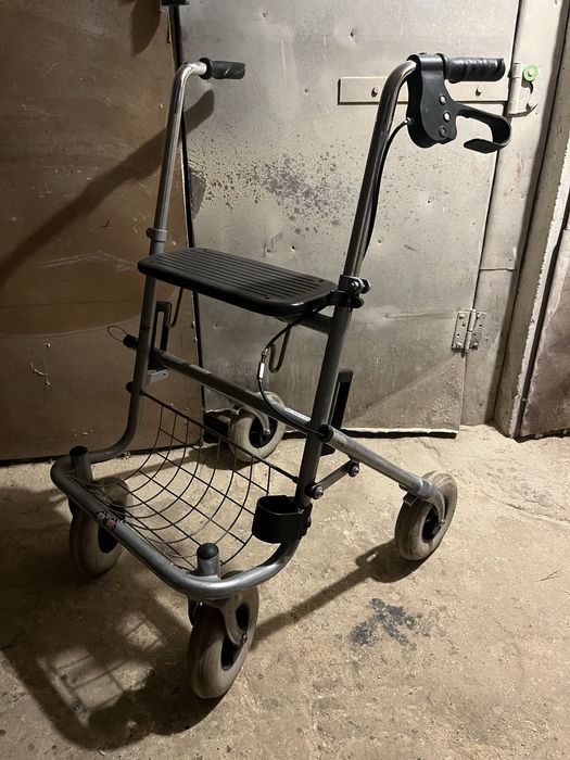 Продам ходунки роллатор