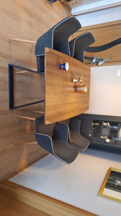 Трапезна маса с шест стола