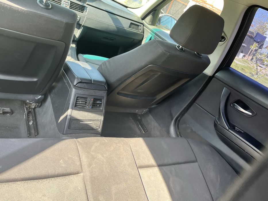 Vand bmw e 90 pentru dezmembrare