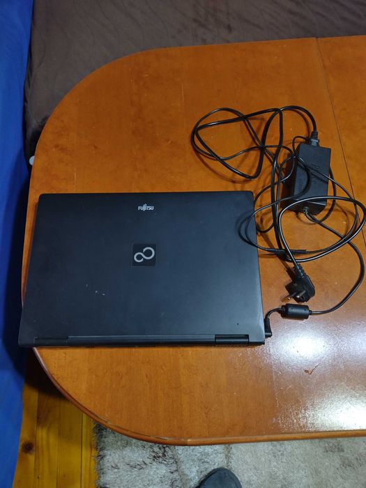 Лаптоп Fujitsu 15.6 инча