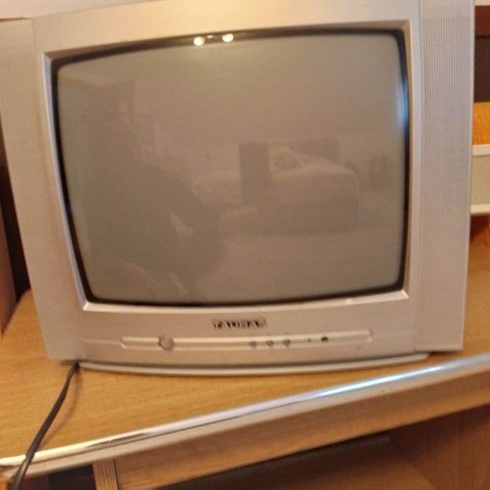 Televizor cu telecomanda