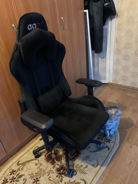 Продам игровое кресло