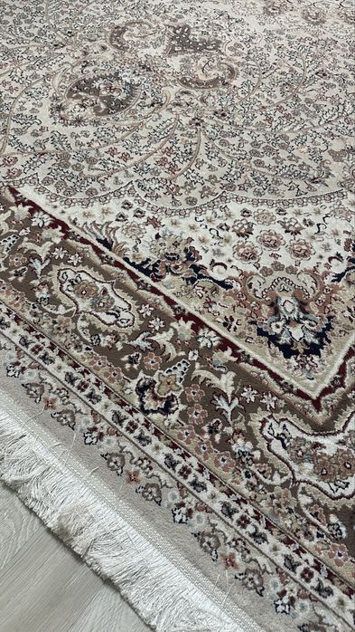 Продам ковер напольный