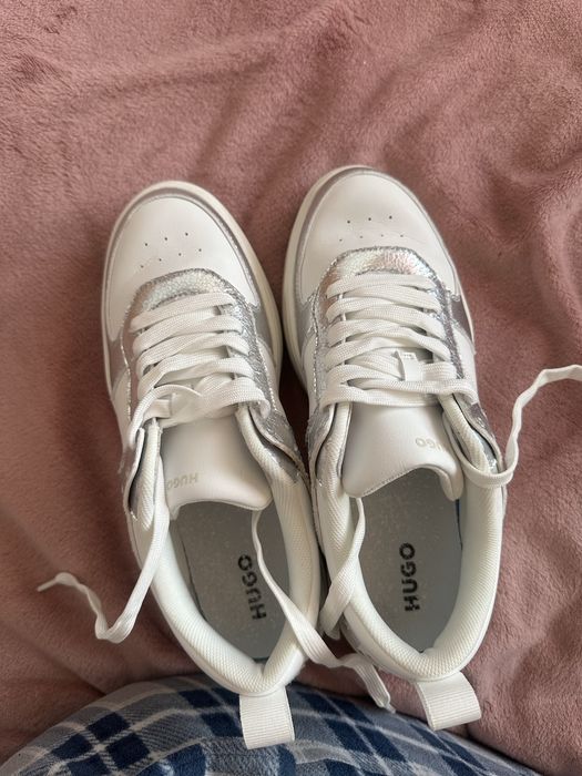 Нови маратонки Hugo