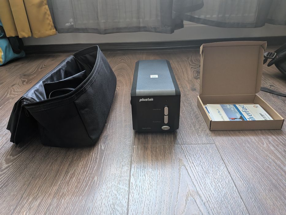 Scanner film Plustek OpticFilm 8200i-SE, folosit de 2 ori, cu garantie