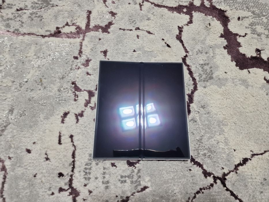 Vand SAMSUNG GALAXY Z FOLD 7 256GB impecabil. Ca nou
