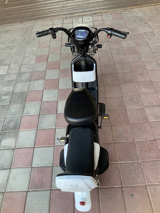 Продам мопед электрический за 60000