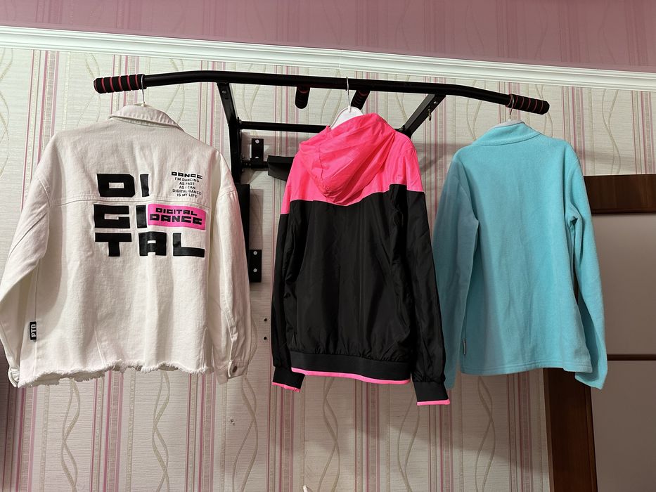 Спортивные костюмы,кофты, джинсовка