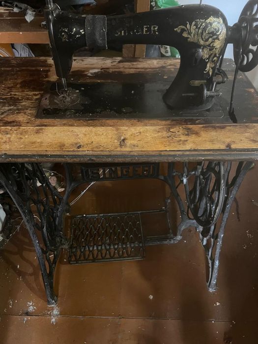 Швейная машинка Зингер