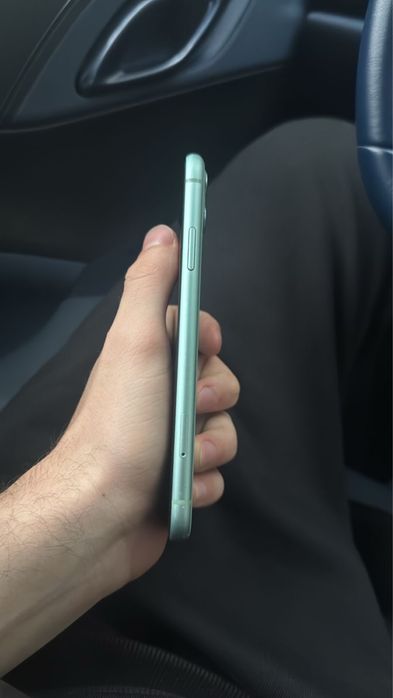 Продам телефон Айфон 11 64