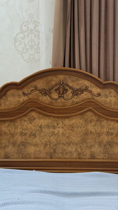 Спальный кроват