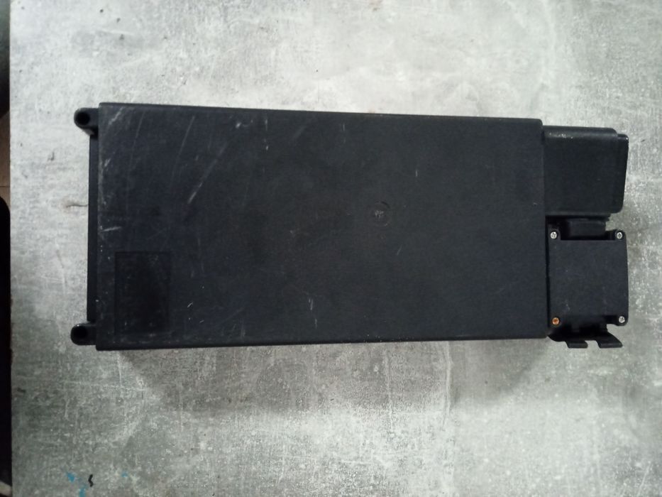 !!! URGENT!!! Vand Baterie Tranz x bicicleta electrica de 24 v 11 ah, noua Li-ion incarcator cu 4 pini. Pentru mai multe detalii ma puteti contacta