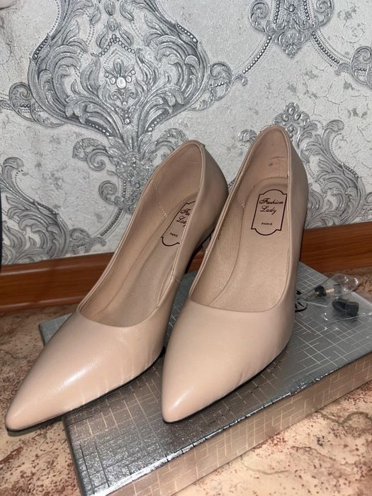 Продам туфли женские размер 38