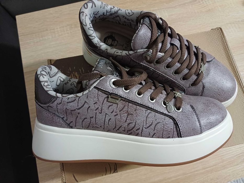 Дамски сникърси Anekke