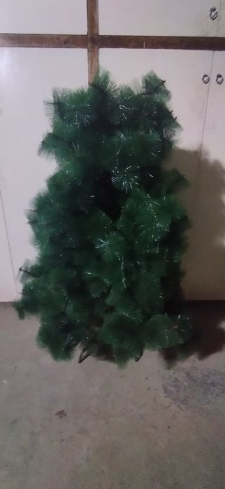 Продам ёлку в хорошем состоянии
