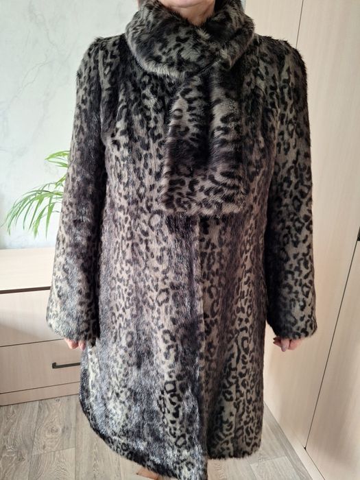 Продам шубу искусственный мех, размер 52-56 состояние отличное,новая .