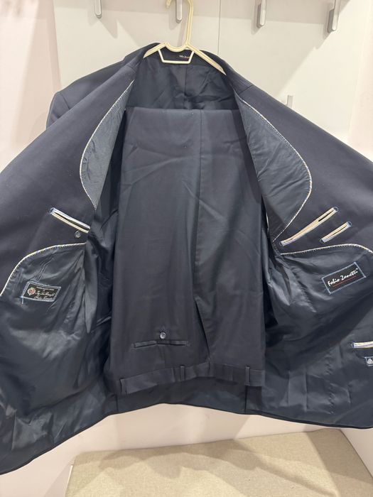 Тъмносин мъжки официален костюм - сако и панталон - италиански