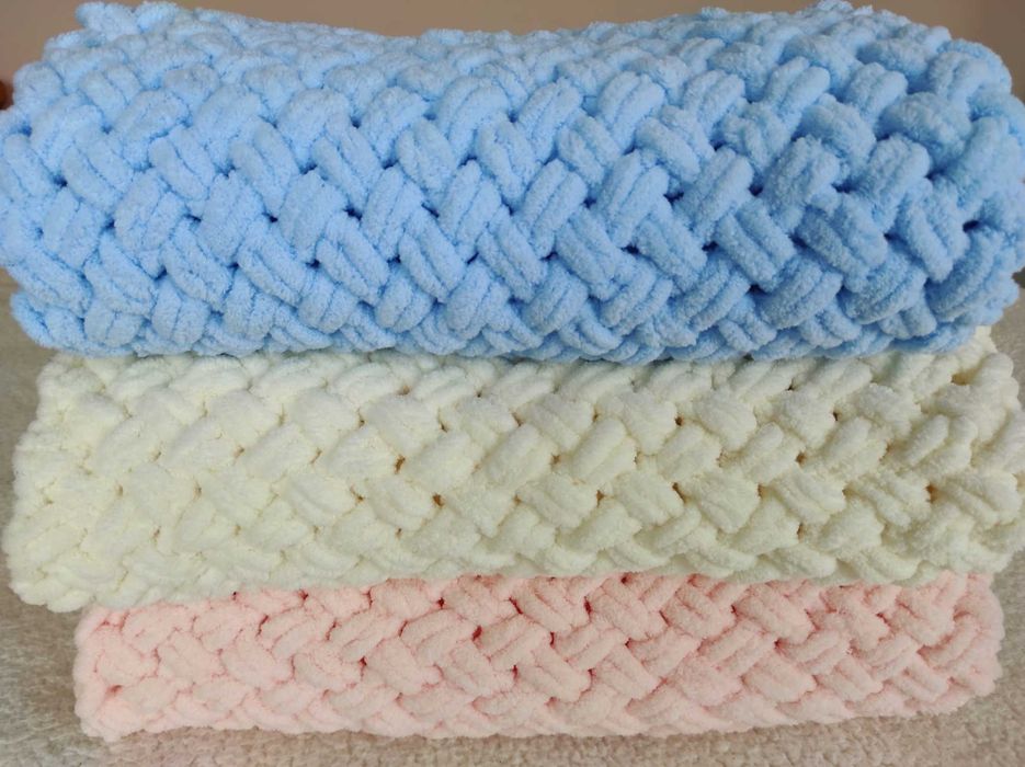 Бебешко одеяло-меко, пухкаво, ръчно плетено