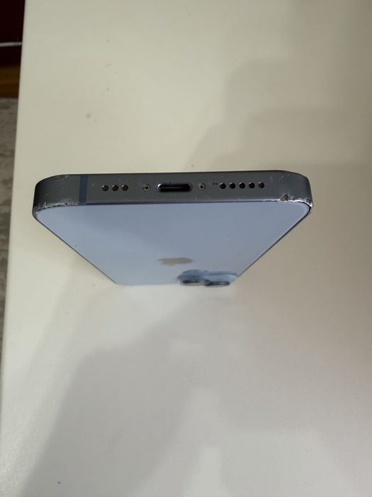 Iphone 14 albastru