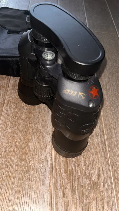 Бинокъл с калъф.