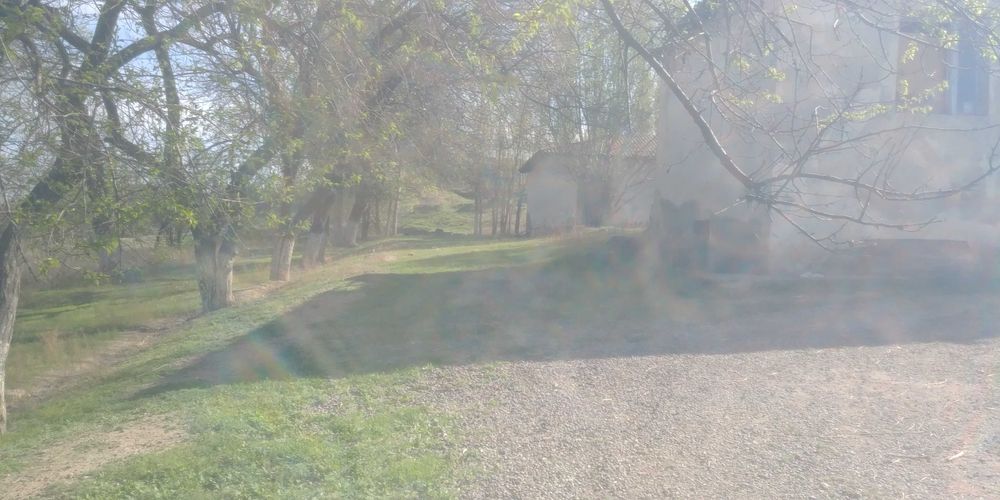 ховли ва бог сотилади