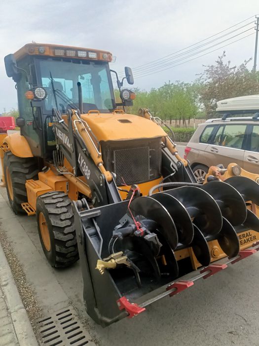 Экскаватор погрузчик 3/1