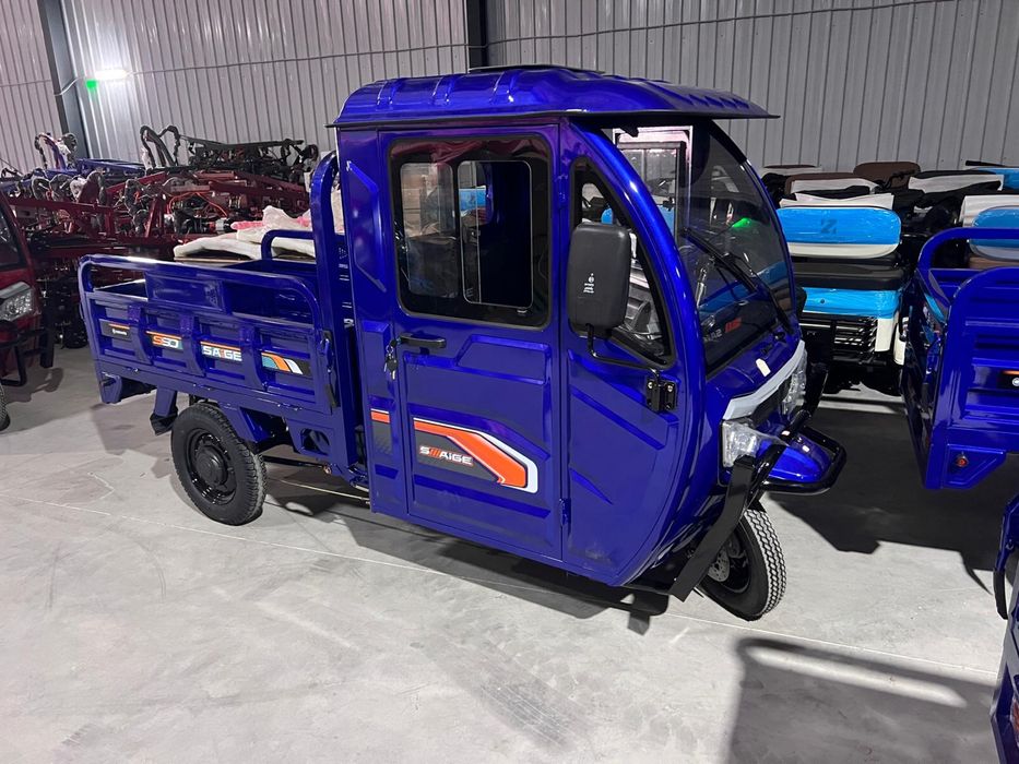 Triciclu electric 2000W cu cabina, fara permis, 25Km/h. 80km autonomie