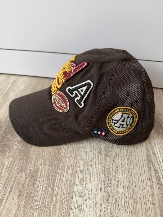 Дамска шапка с козирка Zara