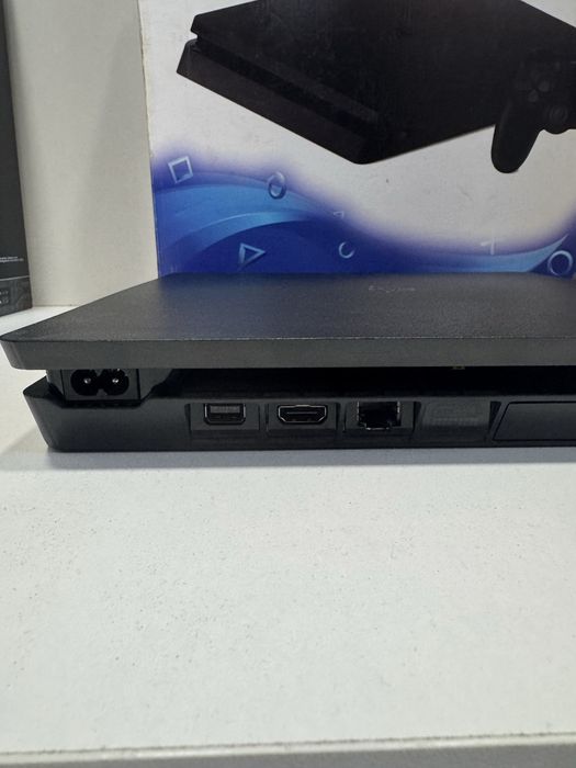 Продаю Sony playstation 4 slim 512гб