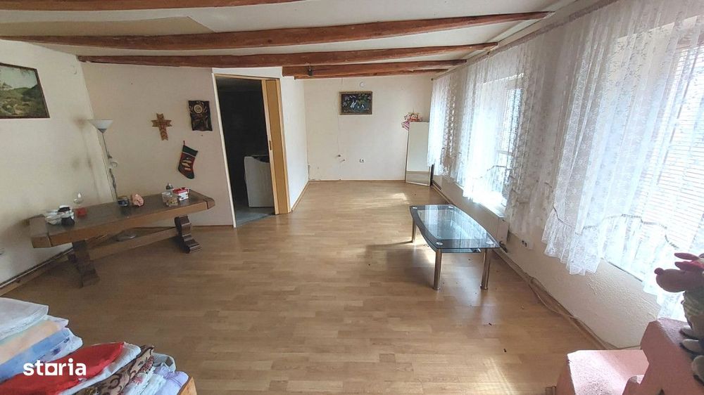 Apartament 5 camere la casa zona ultracentrala in Cisnadie