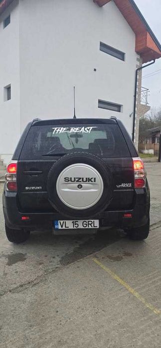 Vand suzuki grand vitara 1.9 ddsi , 3 usi , editie speciala