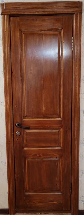 Двери деревянные