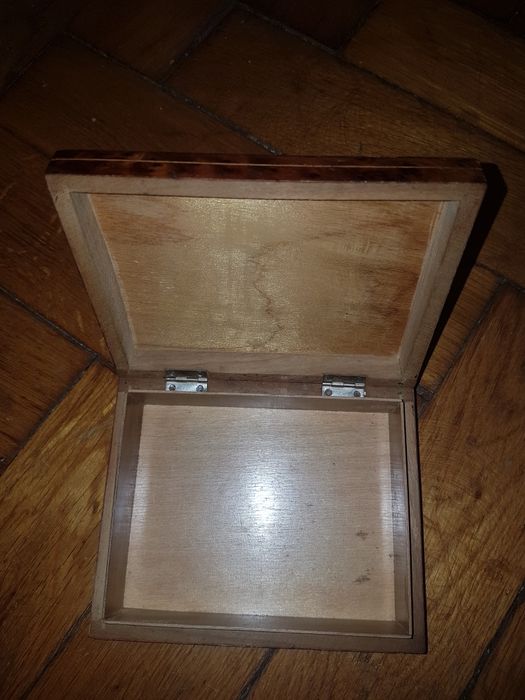 Cutie lemn italiana lucrata manual incrustatii model ingeri