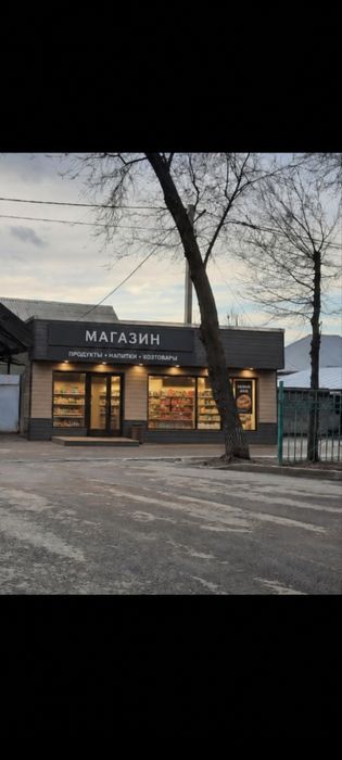 Сдам в аренду помещение под магазин , канцтовары , салон красоты