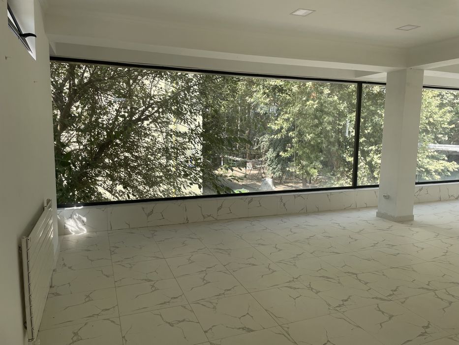 Аренда. Ижарага 70 м2 2-этаж берилади. Чирчик ш. Нижнийда жойлашган.