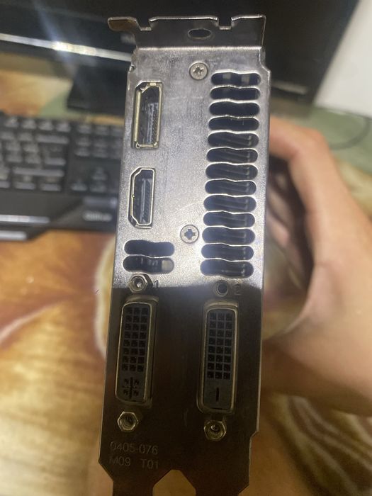 Vand placa video RTX 680 de 2g