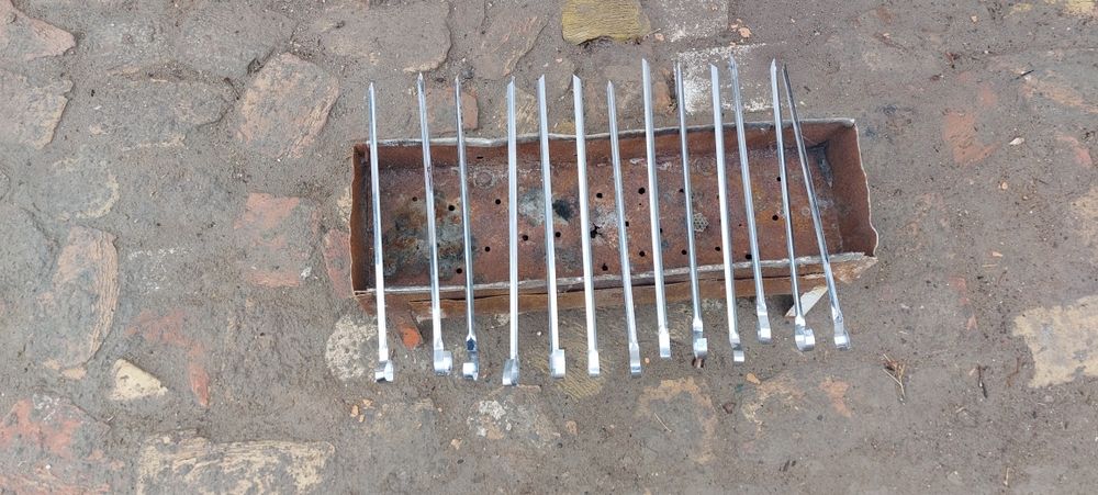 Мангал с шампурами