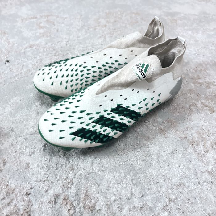 Бутсы предатор зелёный цвет 35 размер