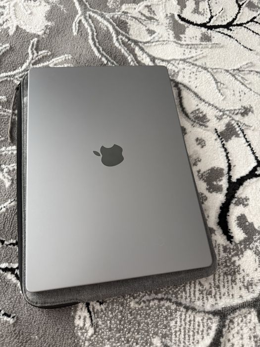 Mac Book Pro M1 16” 16/512gb