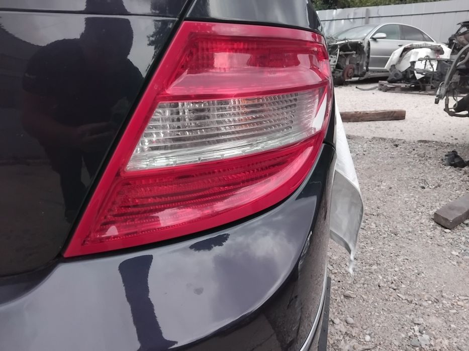 Десен стоп Mercedes W204 седан