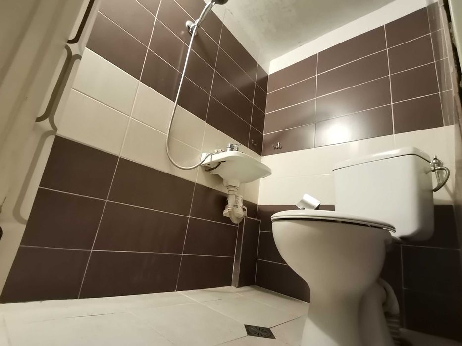 Дава се под наем Двустаен апартамент в Бургас, Възраждане - 55 кв.м за 125 € - Снимка #5