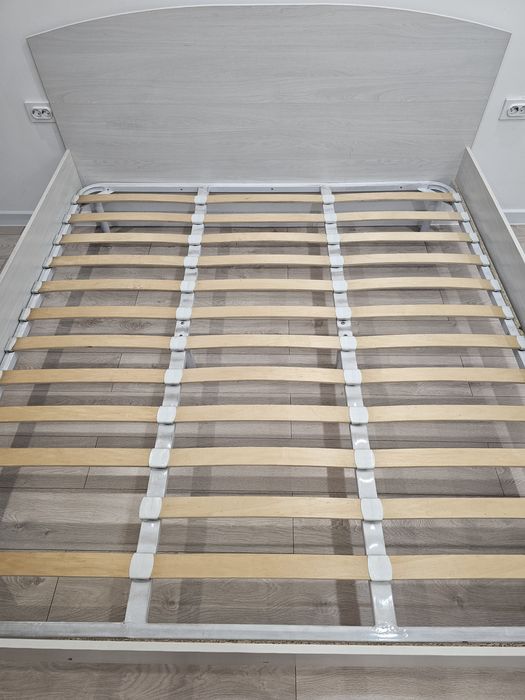 Матрас с кроватью б/у