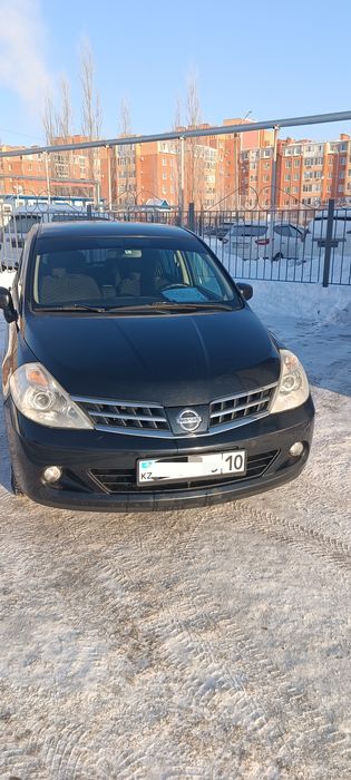 Ниссан Тиида 2010