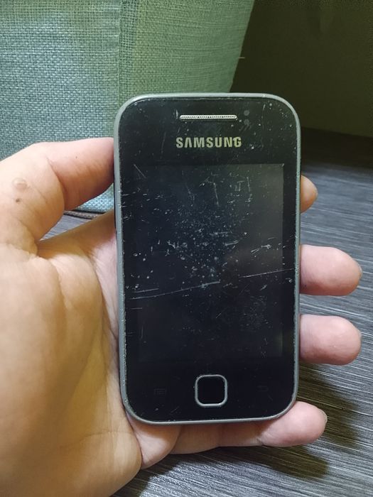 Продаю маленький телефон