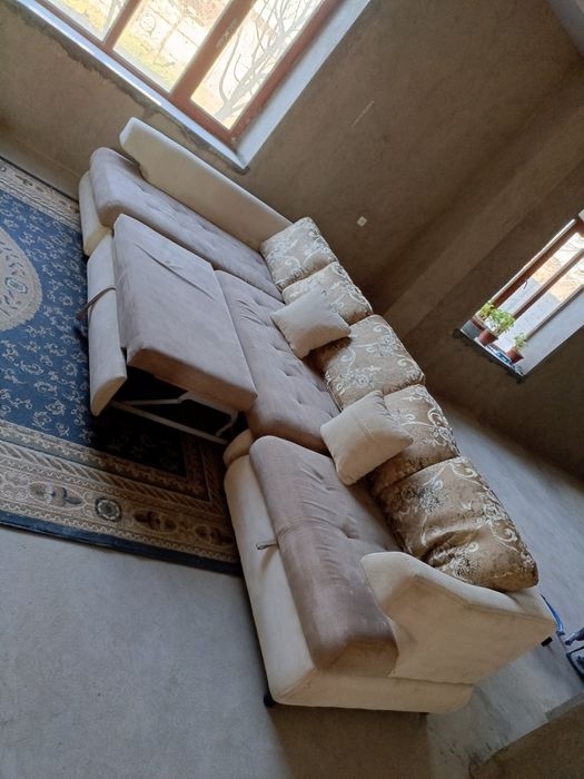 Диван угалок хорошем состояние